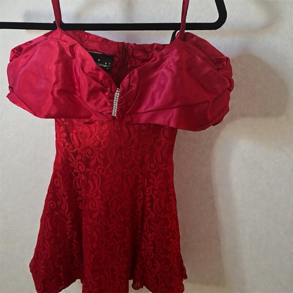 Elegant Red Lace Dress